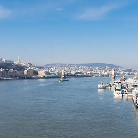 Classy Danube 부다페스트