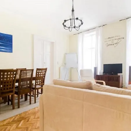 Classy Danube Apartment *