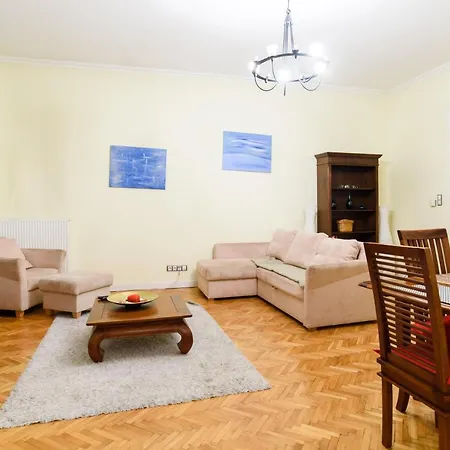 Classy Danube Apartment Budapest