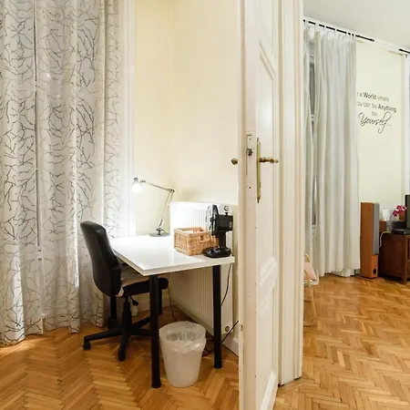 Classy Danube Apartment Budapest