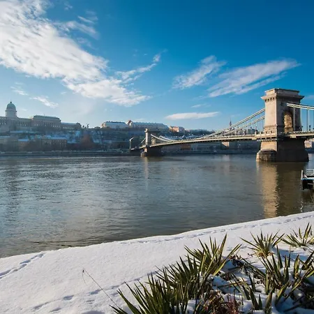 Classy Danube * Budapest